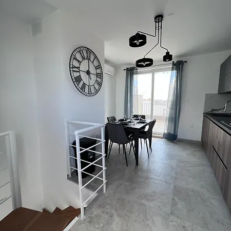 Апартаменты Sea Breeze Duplex Deluxe Penthouse