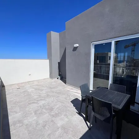 Апартаменты Sea Breeze Duplex Deluxe Penthouse