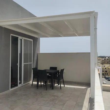 Daire Sea Breeze Duplex Deluxe Penthouse *