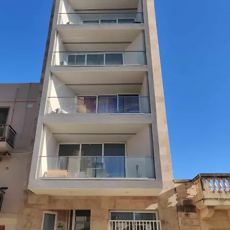 Sea Breeze Duplex Deluxe Penthouse * Marsaskala