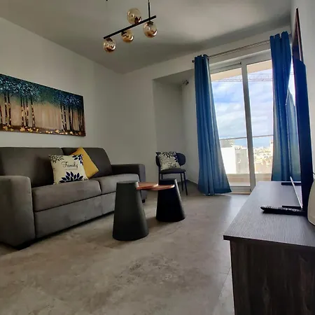 Sea Breeze Duplex Deluxe Penthouse *