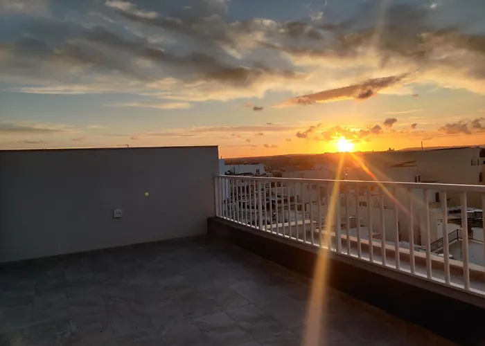 Sea Breeze Duplex Deluxe Penthouse *