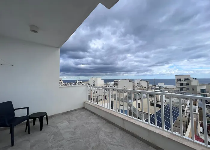 Sea Breeze Duplex Deluxe Penthouse * Marsaskala